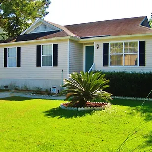 Holiday home Clean And Cozy House Near Tybee Beaches!